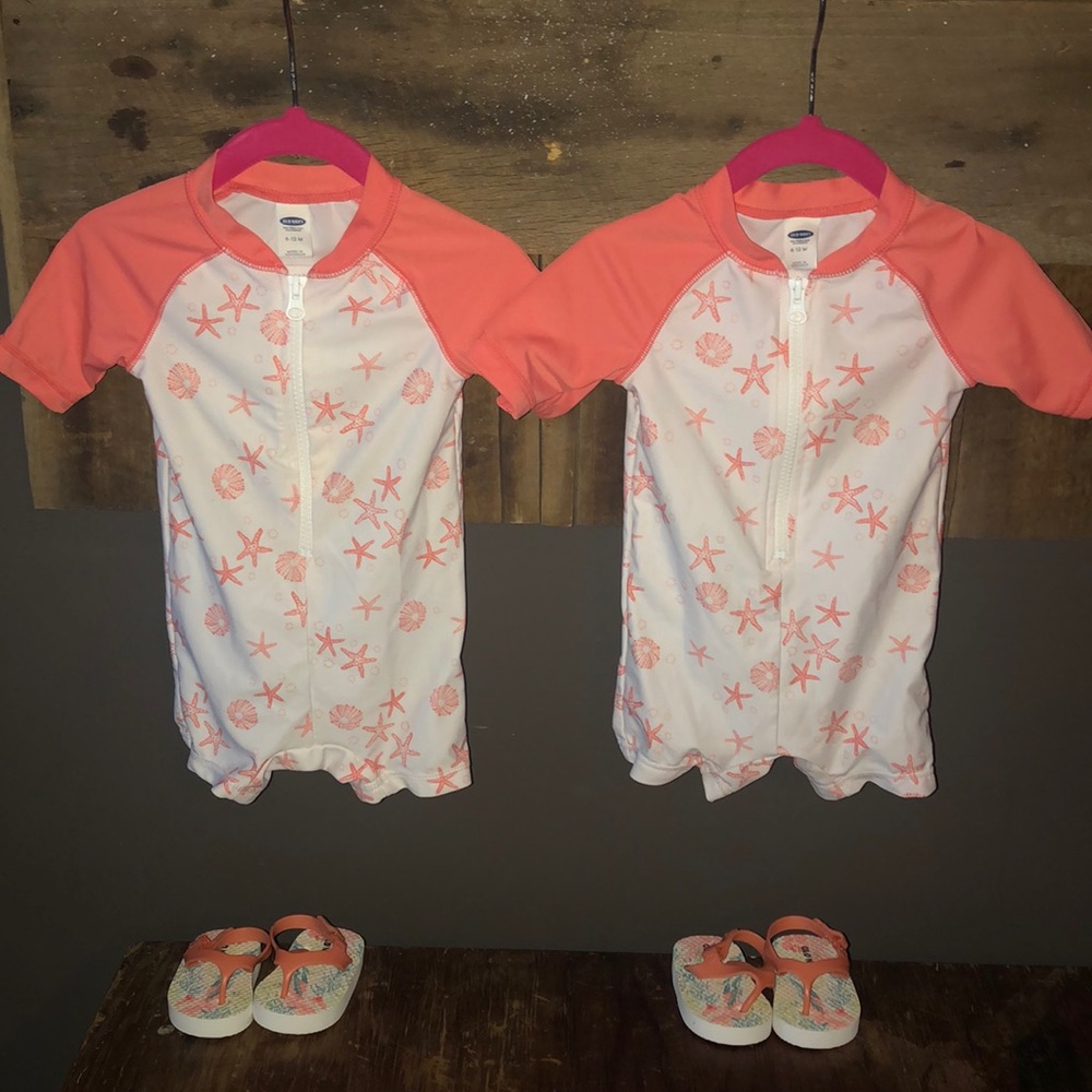 TWINS Set Rash-guard Suits & flipflops